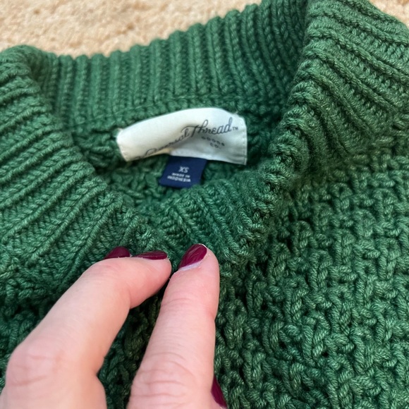Universal Threads sweater - Picture 2 of 2